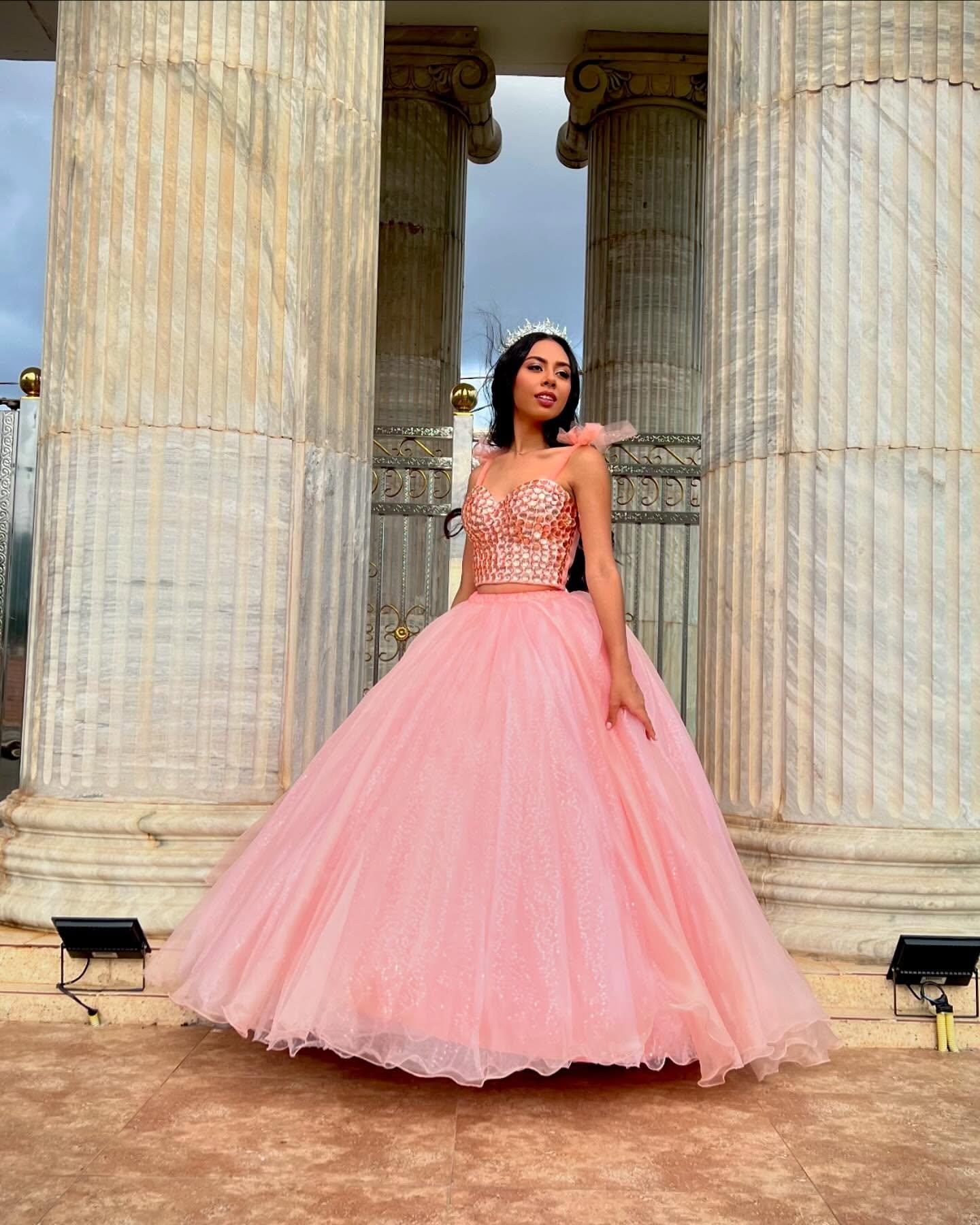 Modelo de vestido de 15 anos do acervo MVTeen, look 1