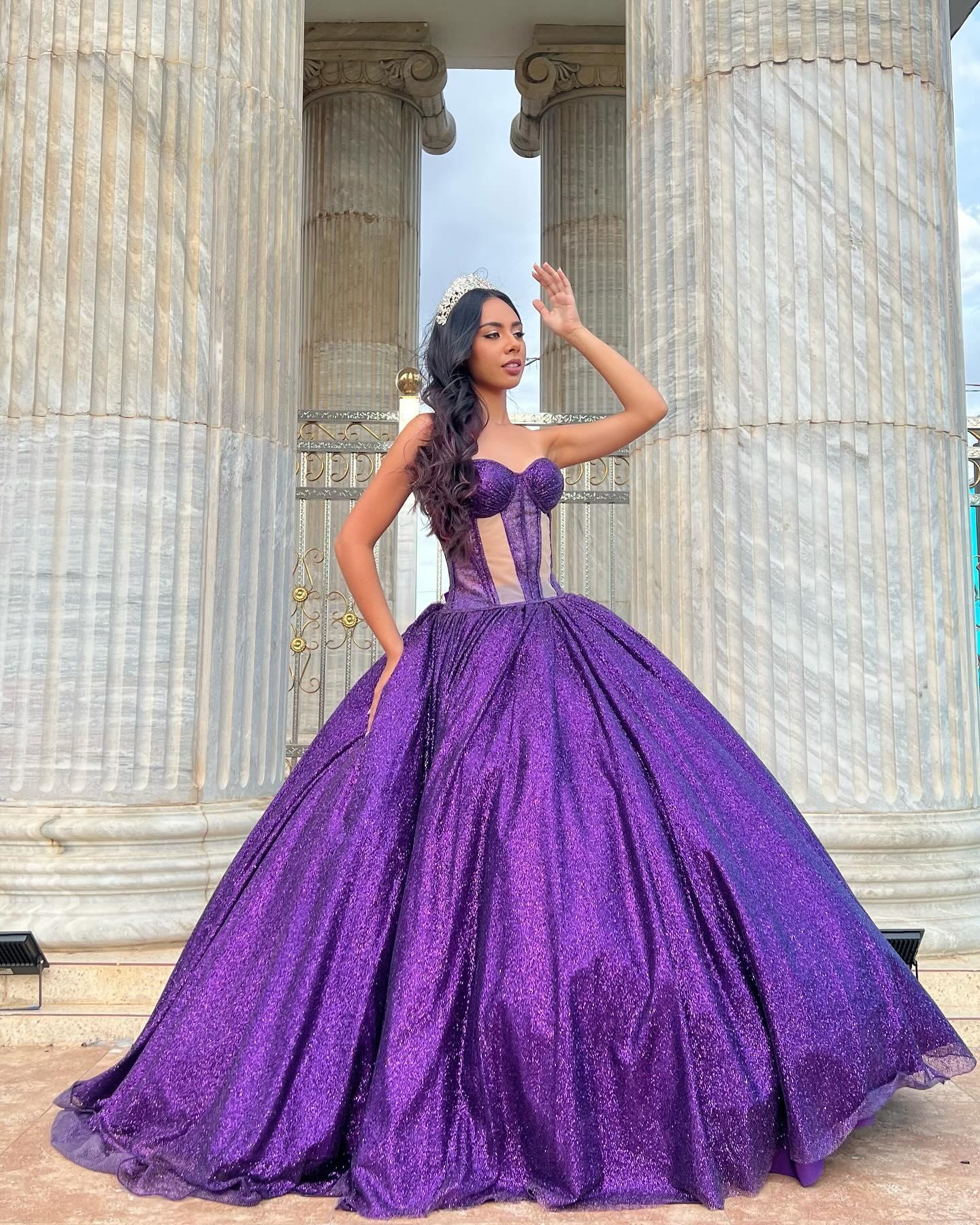 Modelo de vestido de 15 anos do acervo MVTeen, look 8